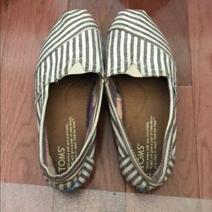 Toms shoes